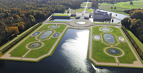 Vu d’avion, le parc du château de Chantilly, illustre parfaitement le génie de Le Nôtre. ©Dr. andre le notre chateau de chantilly
