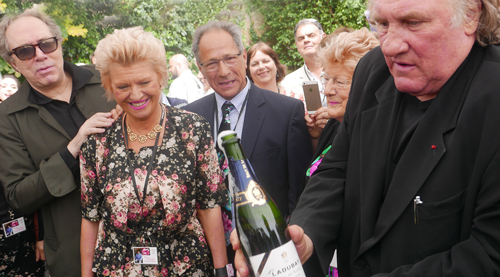 Gerard Depardieu Baptise sa Rose Mioulane NewsJardinTV P1070214